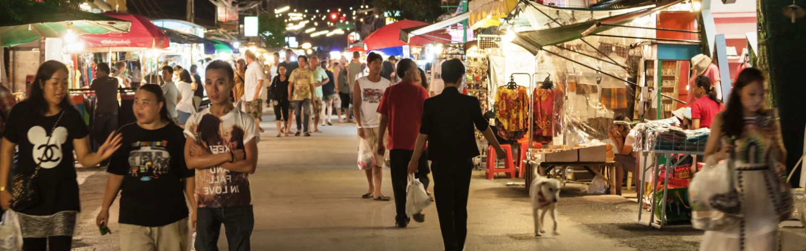 Night Markets in Mumbai: Where Shopping Meets Midnight Snacks