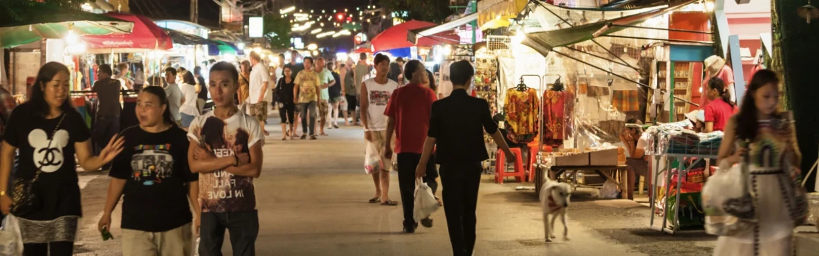 Night Markets in Mumbai: Where Shopping Meets Midnight Snacks
