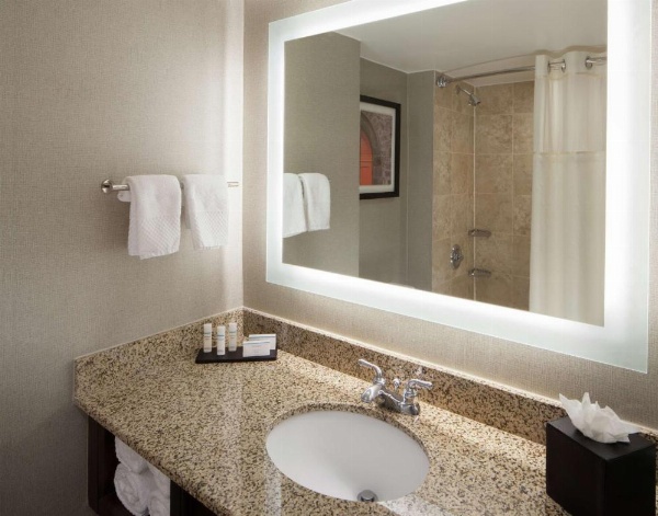 Embassy Suites by Hilton Philadelphia Airport image 23