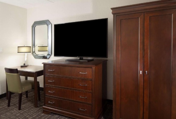 Embassy Suites by Hilton Philadelphia Airport image 56